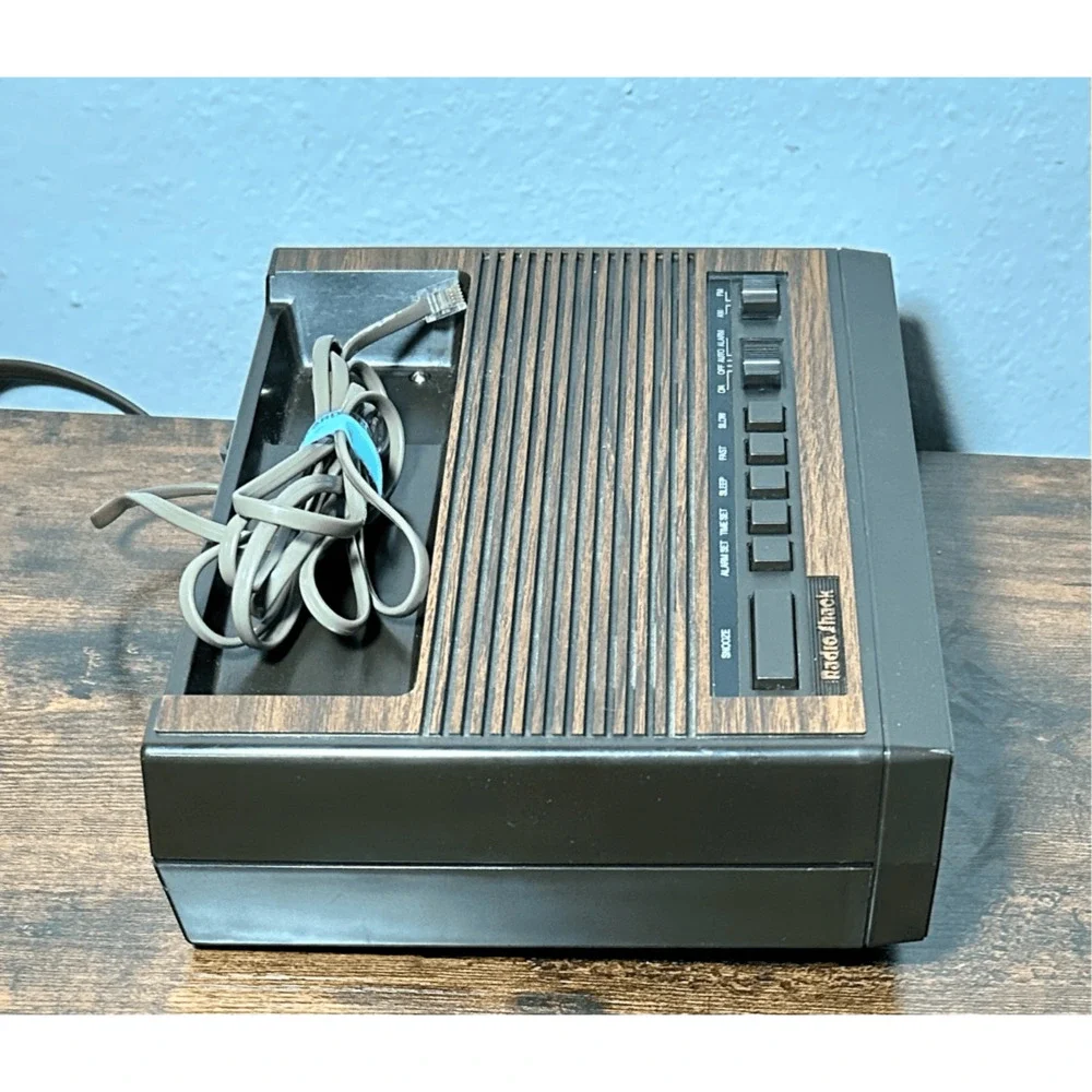 Vintage Radio Shack Woodgrain Chronofone Et-380 Clock. No telephone